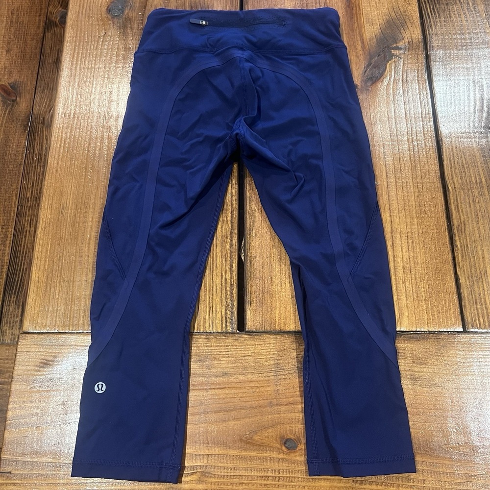 Lululemon Navy‎ Blue Sz 4 Capri Yoga Workout Pants Back Waist Pocket Active Wear